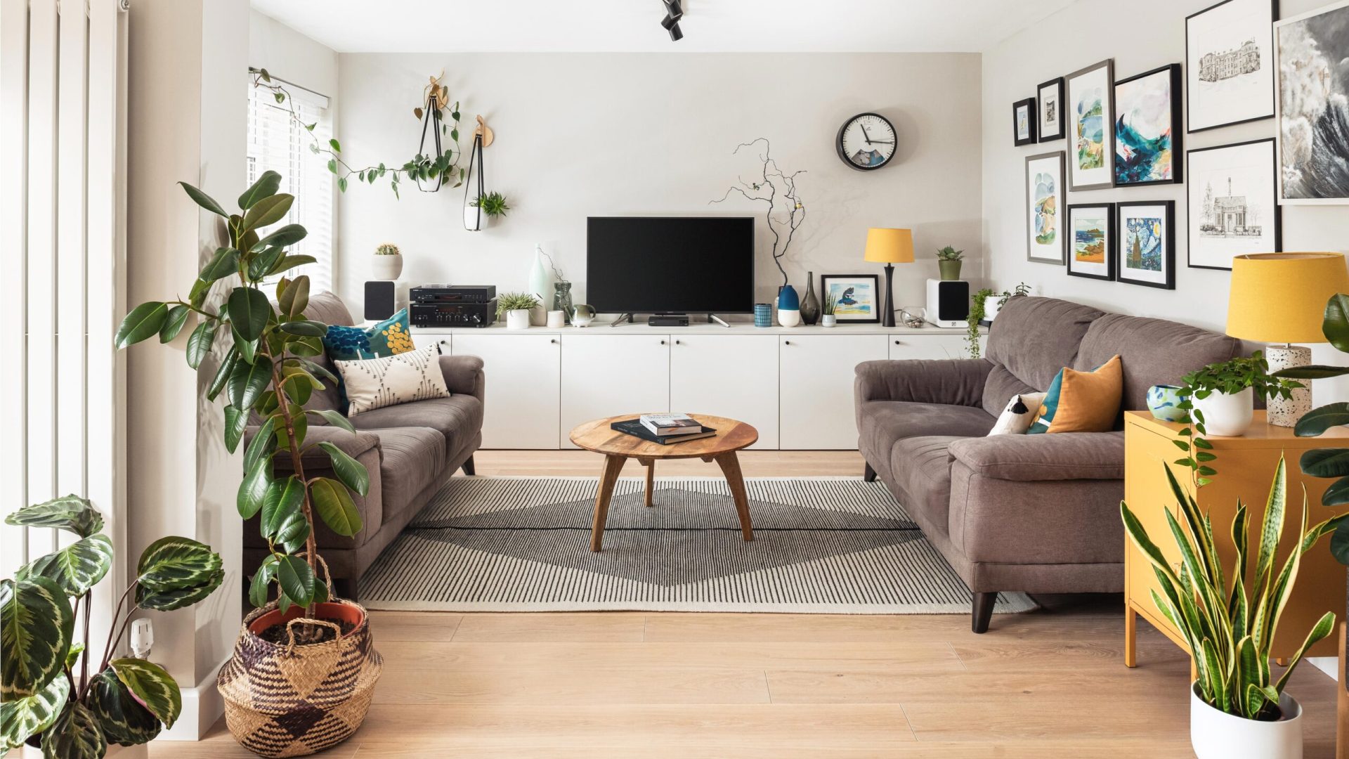 basingstoke-open-plan-lounge-view